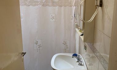 CASA DE 3 AMB. CON GRAN QUINCHO EN BANFIELD