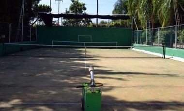 Casa Terreno Finca Huerta con  Alberca Cancha de Tenis, Todos los Servicios