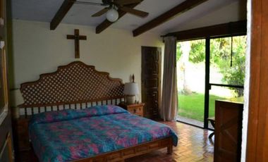 Casa Terreno Finca Huerta con  Alberca Cancha de Tenis, Todos los Servicios
