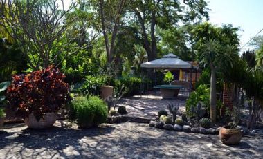 Casa Terreno Finca Huerta con  Alberca Cancha de Tenis, Todos los Servicios