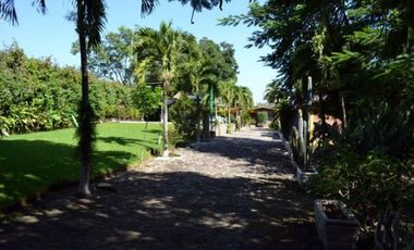 Casa Terreno Finca Huerta con  Alberca Cancha de Tenis, Todos los Servicios