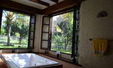 Casa Terreno Finca Huerta con  Alberca Cancha de Tenis, Todos los Servicios