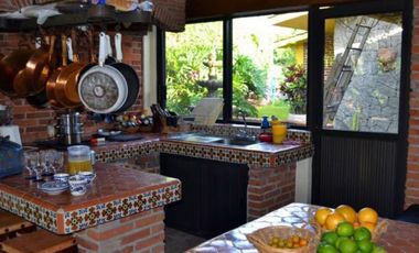 Casa Terreno Finca Huerta con  Alberca Cancha de Tenis, Todos los Servicios