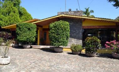 Casa Terreno Finca Huerta con  Alberca Cancha de Tenis, Todos los Servicios