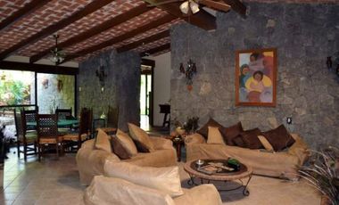 Casa Terreno Finca Huerta con  Alberca Cancha de Tenis, Todos los Servicios