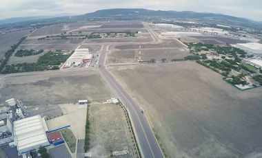 Terreno industrial en venta 40800 m en parque cerca de queretaro