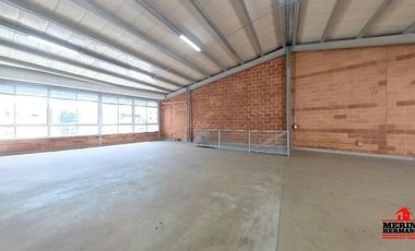 bodega en arriendo en la america. Cod A6041