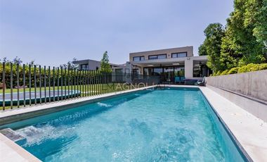 Moderna casa en venta en Piedra Roja, Chicureo