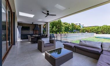 Moderna casa en venta en Piedra Roja, Chicureo