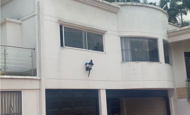 Venta de  casa independiente en El Poblado Medellín