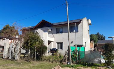 Casa en venta - 3 Dormitorios 3 Baños - Cochera - 600Mts2 - Villa Parque Sicardi, La Plata