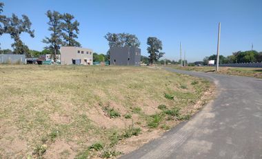 Lote en Barrio Semi-Cerrado