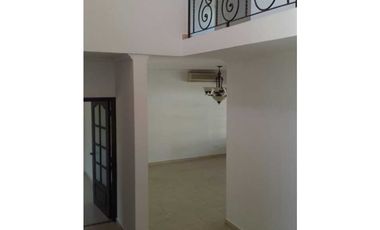 VENTA CASA EN COSTA DEL ESTE CON PISCINA 4 RECAMARAS