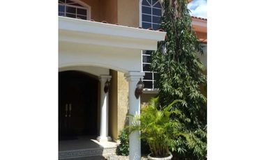VENTA CASA EN COSTA DEL ESTE CON PISCINA 4 RECAMARAS