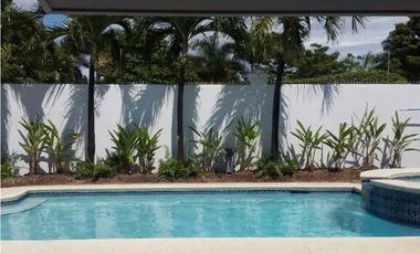 VENTA CASA EN COSTA DEL ESTE CON PISCINA 4 RECAMARAS