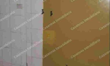 Venta de Casa Rentera en Sauces 6, cerca a Tía de la calle principal