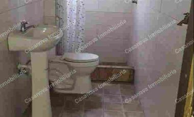 Venta de Casa Rentera en Sauces 6, cerca a Tía de la calle principal