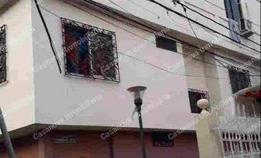 Venta de Casa Rentera en Sauces 6, cerca a Tía de la calle principal