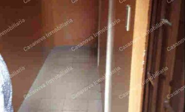 Venta de Casa Rentera en Sauces 6, cerca a Tía de la calle principal