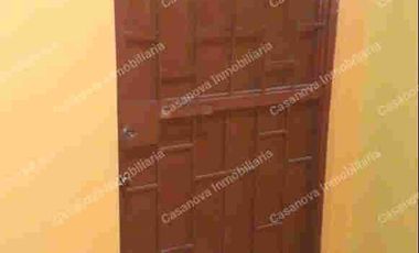 Venta de Casa Rentera en Sauces 6, cerca a Tía de la calle principal