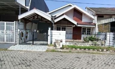 Rumah di Panjang Jiwo Permai Row jalan lebar