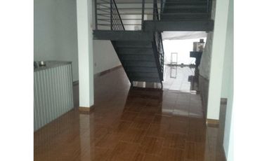 SE VENDE CASA LOCAL COMERCIAL EN PEÑON O SE PERMUTA POR CASA CAMPESTRE