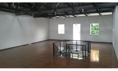 SE VENDE CASA LOCAL COMERCIAL EN PEÑON O SE PERMUTA POR CASA CAMPESTRE