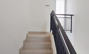 Rumah Modern dengan Fasade Cantik & Lingkungan Asri di Summarecon Bandung