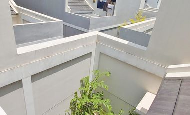 Rumah Modern dengan Fasade Cantik & Lingkungan Asri di Summarecon Bandung