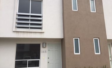 PUEBLA, CUAUTLANCINGO, RENTA CASA FRACC, DALÍ, 3 RECÁMARAS, 3 BAÑOS, SALA TV