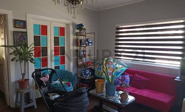 Se Vende Amplia Casa 180m2., Thompson, Pleno Centro Quilpué.