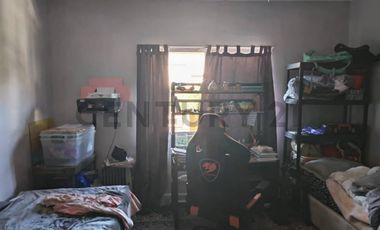 Se Vende Amplia Casa 180m2., Thompson, Pleno Centro Quilpué.