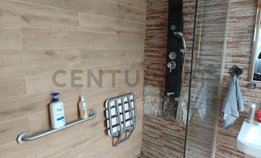 Se Vende Amplia Casa 180m2., Thompson, Pleno Centro Quilpué.
