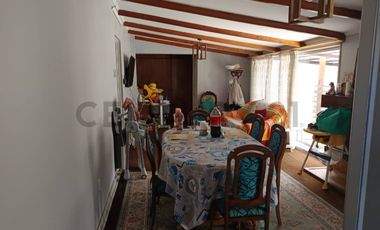 Se Vende Amplia Casa 180m2., Thompson, Pleno Centro Quilpué.