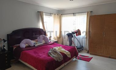Se Vende Amplia Casa 180m2., Thompson, Pleno Centro Quilpué.