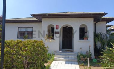 Se Vende Amplia Casa 180m2., Thompson, Pleno Centro Quilpué.