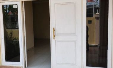 Disewakan Rumah Bangunan 2 Lantai Lokasi Di Nginden Intan Barat, SBY