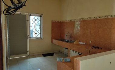 Disewakan Rumah Bangunan 2 Lantai Lokasi Di Nginden Intan Barat, SBY