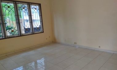 Disewakan Rumah Bangunan 2 Lantai Lokasi Di Nginden Intan Barat, SBY