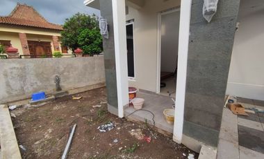 RUMAH MODERN TEPI JALAN PROVINSI MAGELANG