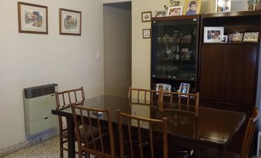 Ph de cuatro ambientes en venta en Haedo Sur