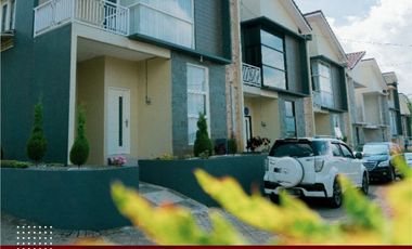 DIUANGKAN SECEPATNYA! Rumah Villa Dilengkapi Private Pool Dekat Cafe Hits Kota Batu