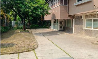 Dijual Rumah Untuk Usaha Lokasi Strategis Di Daerah Dharmawangsa