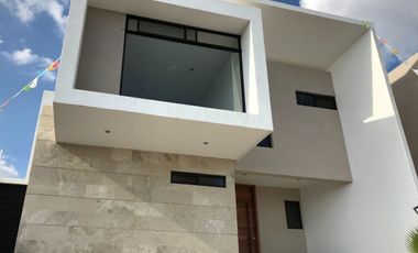 Preciosa Residencia en Colinas de Juriquilla, 3 Recamaras, Cto Serv, 6 Baños..