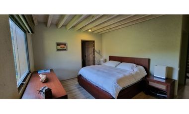 CASA EN VENTA CON VISTA AL LAGO