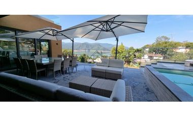 CASA EN VENTA CON VISTA AL LAGO