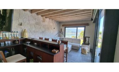 CASA EN VENTA CON VISTA AL LAGO