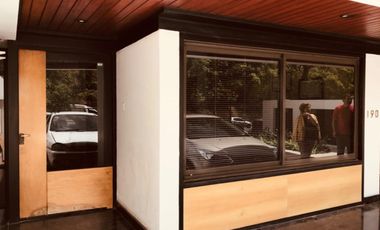 MUY LINDO CONSULTORIO/OFICINA SOBRE AV. POETA LUGONES