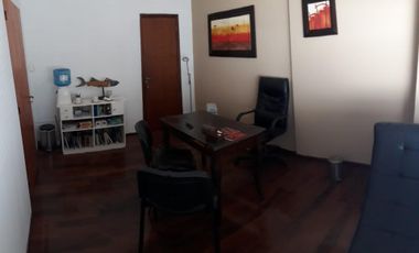 MUY LINDO CONSULTORIO/OFICINA SOBRE AV. POETA LUGONES