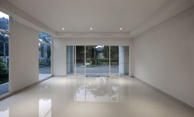 Rukan Roseville SIAP PAKAI Mewah Dengan Lift Lokasi Ramai